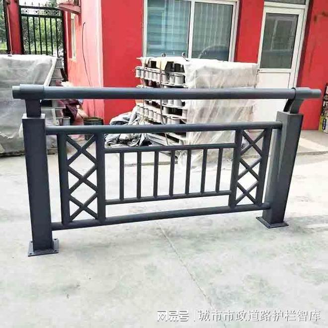 栏：城市交通的双面镜千亿网站市政道路护(图2)