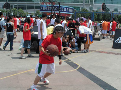 栏--街球挑战赛武汉赛区小记者专